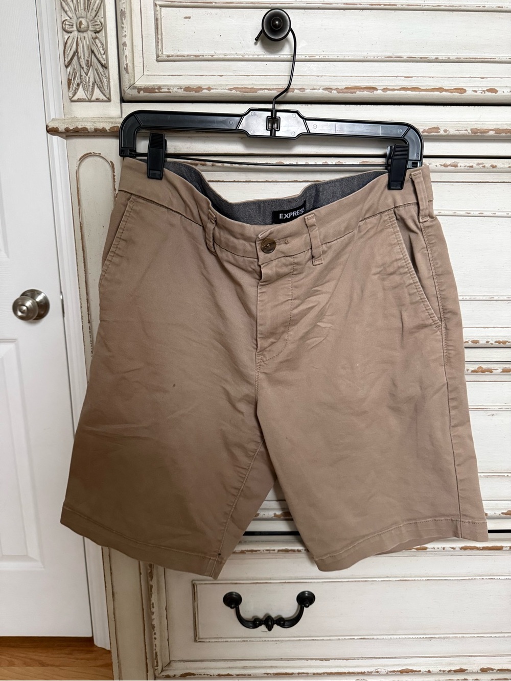 Express Men’s Tan Flat Front Chino Shorts